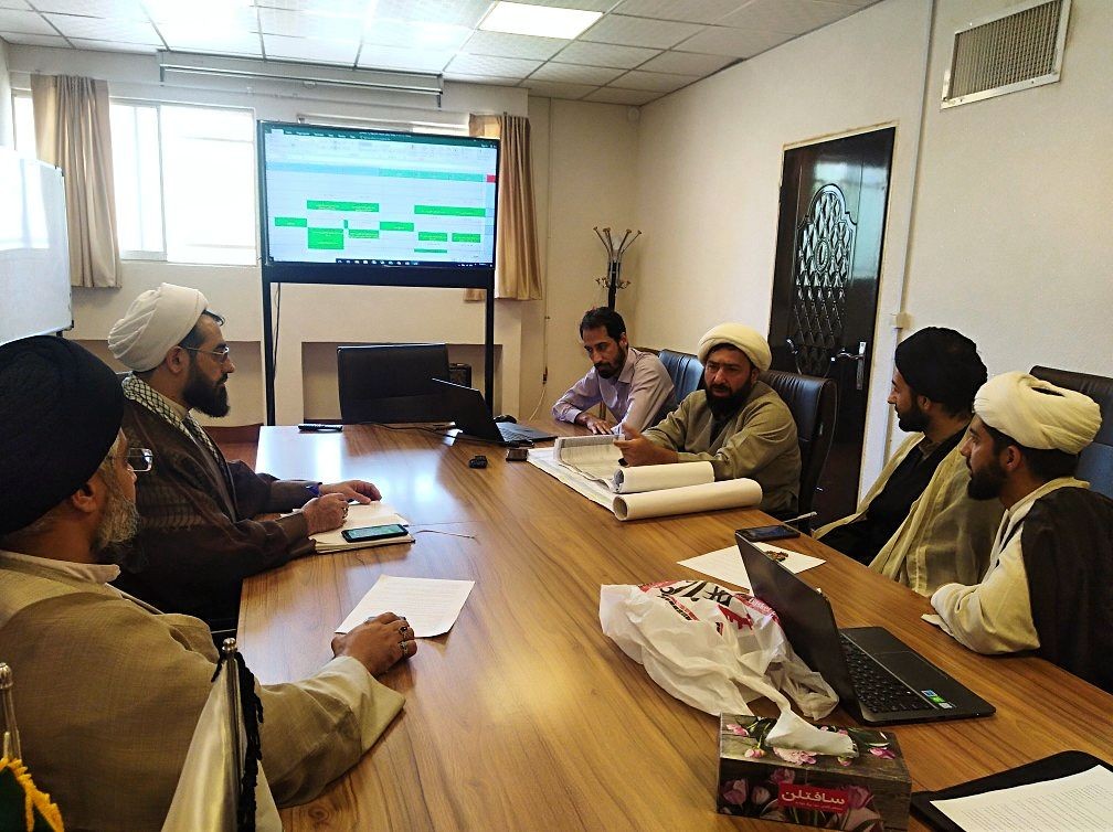 جلسه بررسی الزامات اجرای برنامه مقطع سیکل مدرسه علمیه امام جواد(ع)